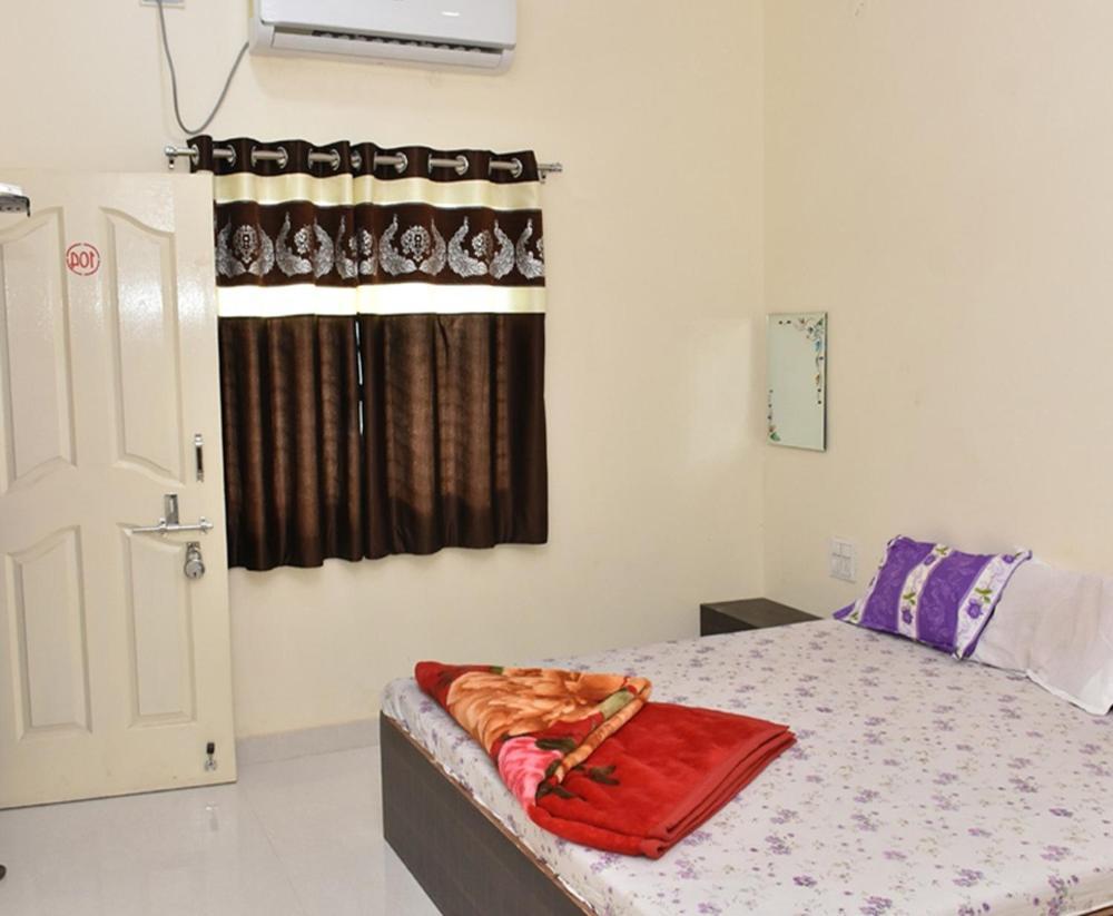 Hotel Shivalay Shegaon Kültér fotó