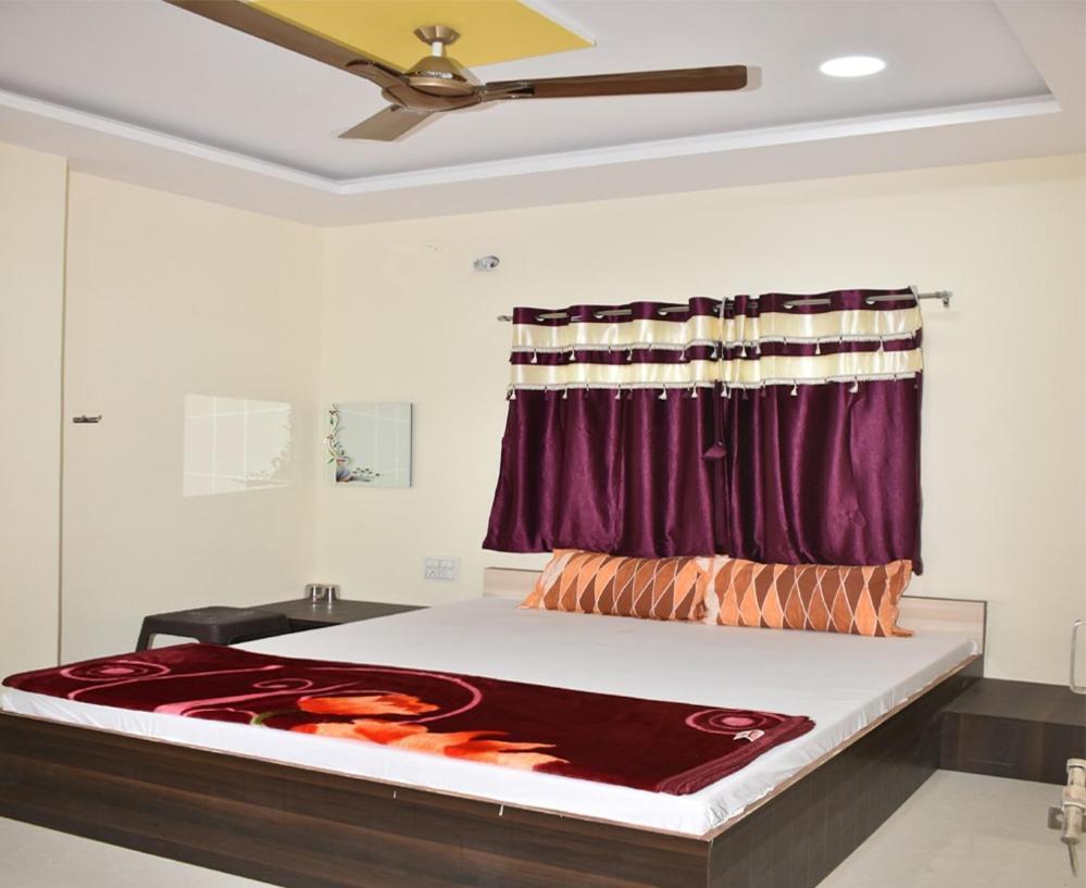 Hotel Shivalay Shegaon Kültér fotó